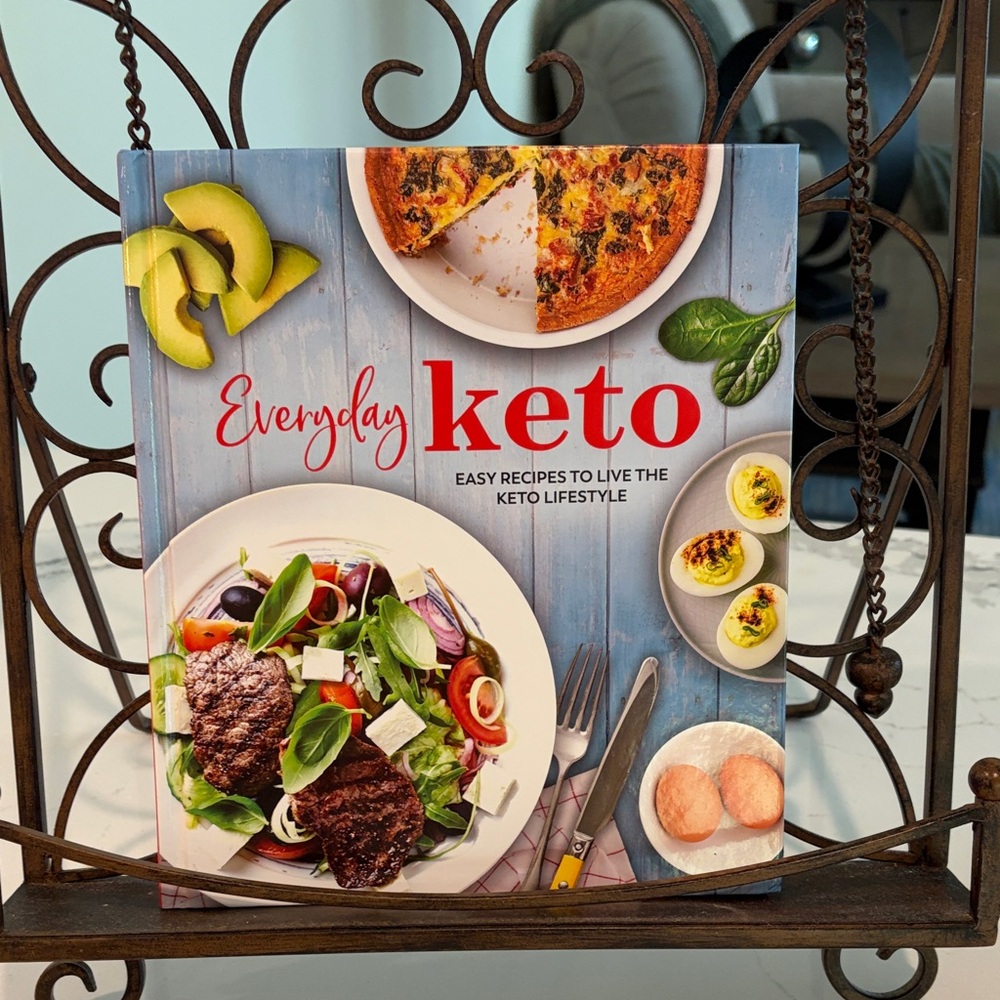 Everyday Keto Cookbook – Blue Cover